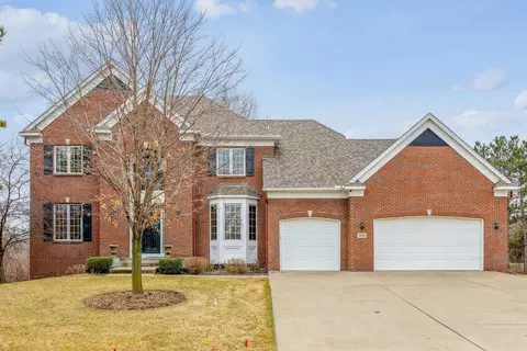 5901 Ridge Creek Rd, Shoreview, MN 55126