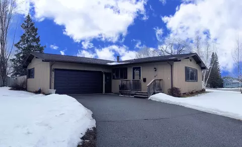 910 SW 5th Ave, Grand Rapids, MN 55744