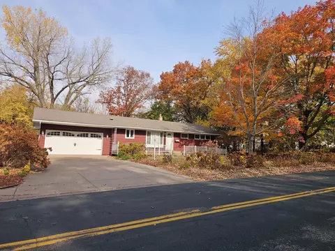 2201 Bronson Dr, Mounds View, MN 55112