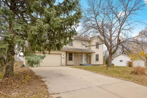 11117 Carver Ct, Burnsville, MN 55337