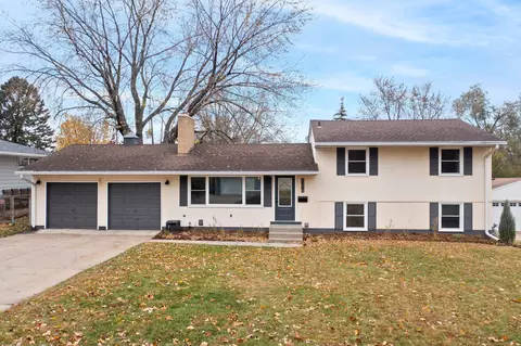 3239 72nd St E, Inver Grove Heights, MN 55076