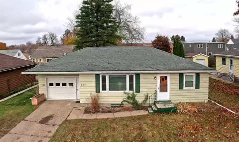 917 Victoria St, Fairmont, MN 56031