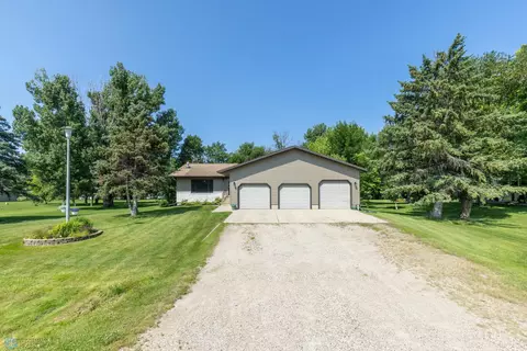 7303 Sunnyside St, Horace, ND 58047