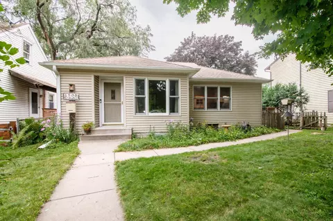 1508 Grotto St N, Saint Paul, MN 55117