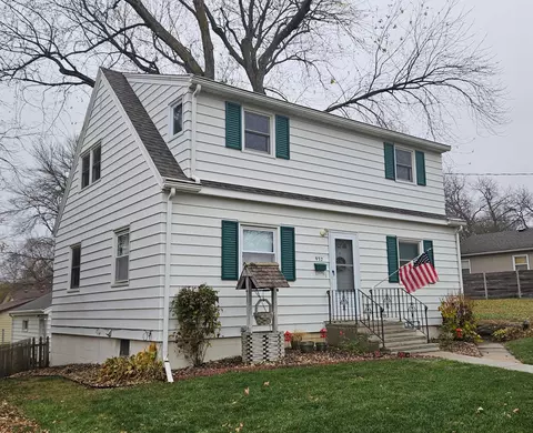 932 S 1st Ave, Albert Lea, MN 56007