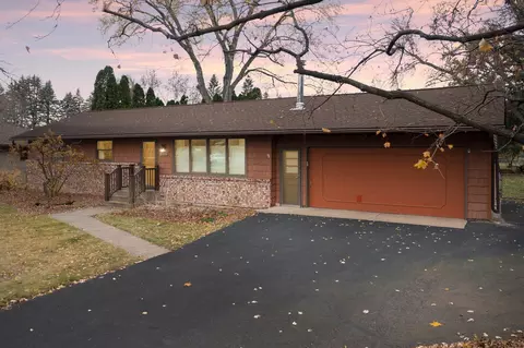 277 Bridge St, Shoreview, MN 55126