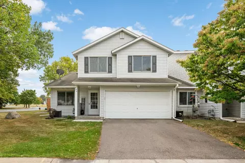 464 Roundhouse St, Shakopee, MN 55379