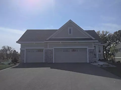 6095 Shoreview Pointe, Chaska, MN 55318