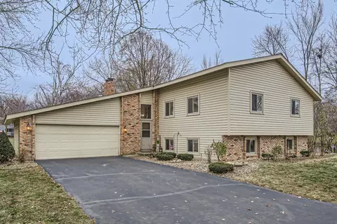 11749 67th Pl N, Maple Grove, MN 55369