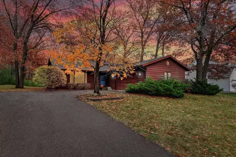4262 Elizabeth Ln, Vadnais Heights, MN 55127