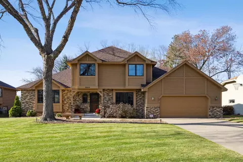 5815 Oxford St N, Shoreview, MN 55126