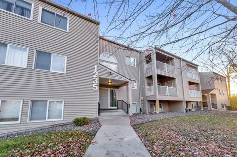 1235 Ferndale St N #C17, Maplewood, MN 55119