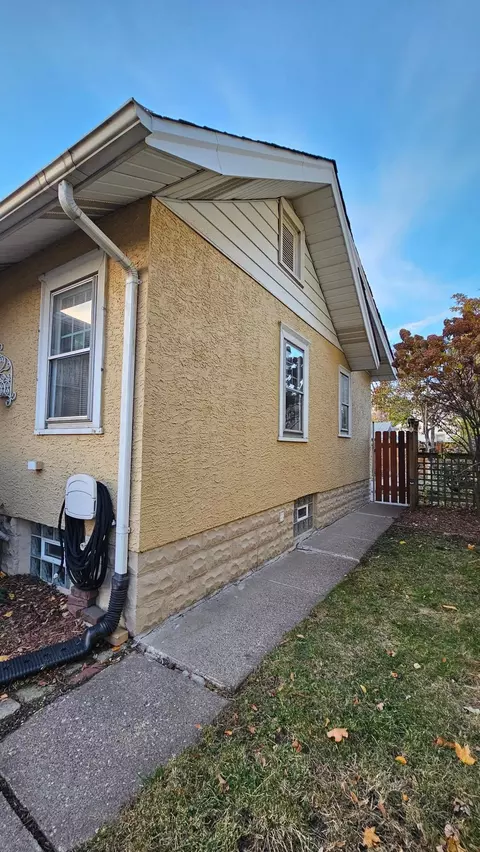 Exterior - 1663 Ross Ave, Saint Paul, MN 55106 photo 20 of 20