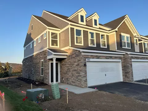 17911 Giants Way, Lakeville, MN 55044