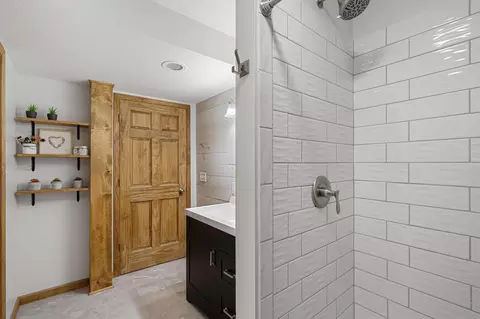 Bath - 55 Allen Path, Faribault, MN 55021 photo 4 of 5