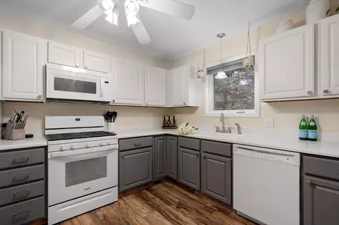 Kitchen - 55 Allen Path, Faribault, MN 55021 photo 3 of 7