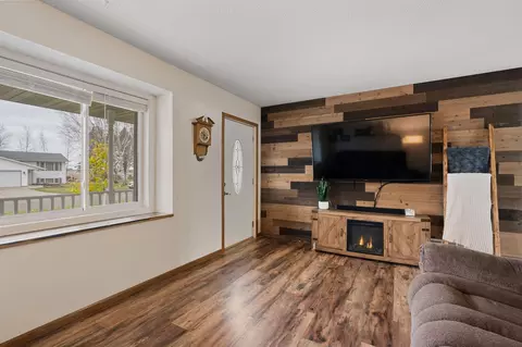 Living - 55 Allen Path, Faribault, MN 55021 photo 3 of 5