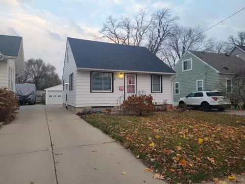 210 11th Ave NE, Rochester, MN 55906