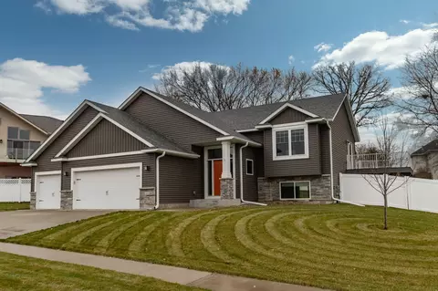 920 Southern View Ln SW, Rochester, MN 55902