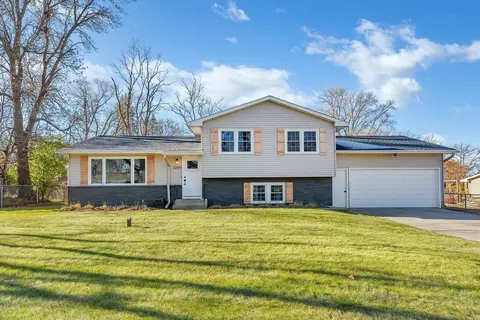 32559 Ironwood Dr, Saint Joseph, MN 56374
