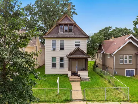 815 Howell St N, Saint Paul, MN 55104
