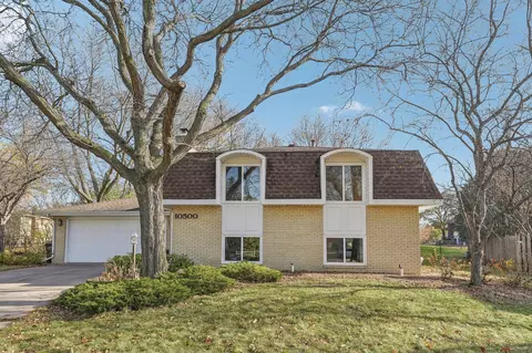 10500 37th Pl N, Plymouth, MN 55441