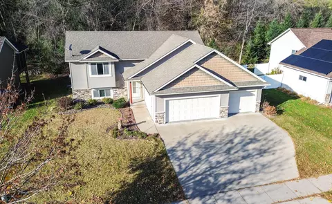 785 Glenmeadow St, River Falls, WI 54022