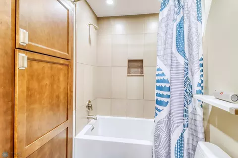 Bath - 3268 Longfellow Rd N, Fargo, ND 58102 photo 6 of 9