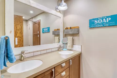Bath - 3268 Longfellow Rd N, Fargo, ND 58102 photo 5 of 9