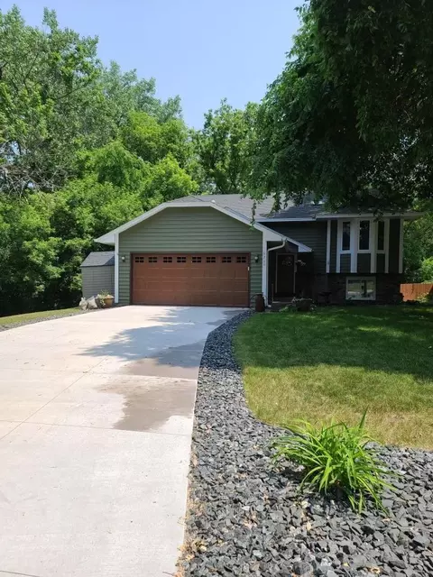 6200 Yucca Ln N, Maple Grove, MN 55311