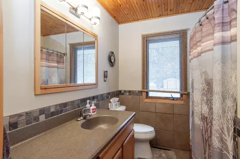 Bath - 13699 Memorywood Dr, Baxter, MN 56425 photo 2 of 4