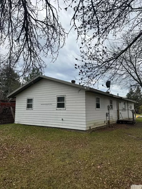 330 Meloney Ave, Williams, MN 56686