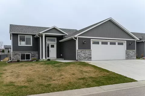 1402 6th Ave SE, Kasson, MN 55944