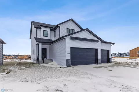 5809 Ellis Dr W, West Fargo, ND 58078