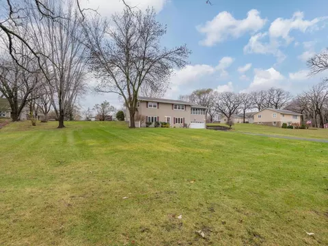 612 E River St, Monticello, MN 55362