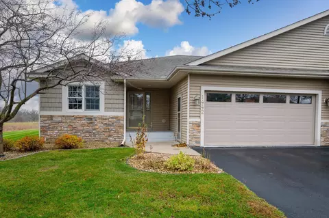 1442 Falcon Pl, New Richmond, WI 54017