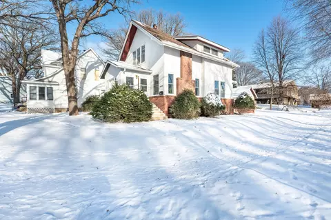 408 E Lakeside Dr, Fergus Falls, MN 56537