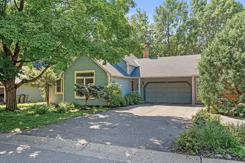 97 Olympic Cir, Chanhassen, MN 55317