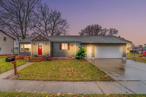 705 N Estey St, Luverne, MN 56156
