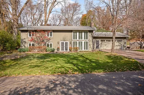 4136 Hillcrest Rd, Wayzata, MN 55391 photo 1