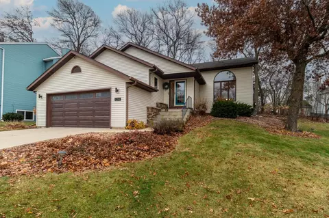 1014 Northway Ln NE, Rochester, MN 55906