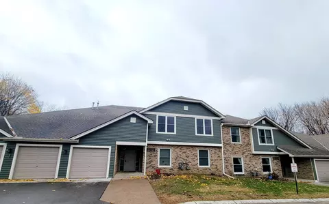 3865 Gold Pt #B, Eagan, MN 55122 photo 2