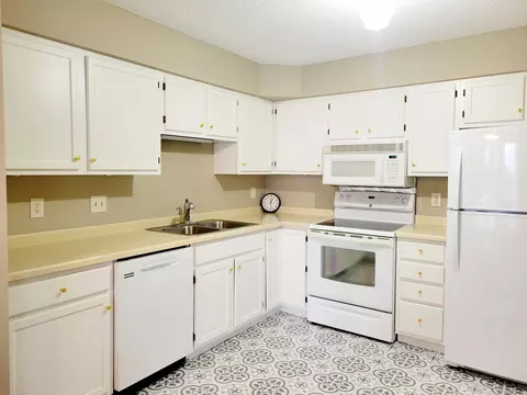 3865 Gold Pt #B, Eagan, MN 55122 photo 8