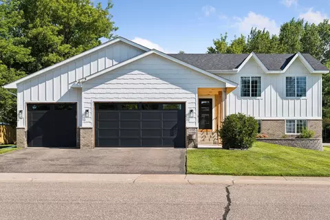 1095 243rd Cir NE, East Bethel, MN 55005