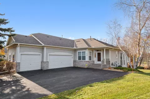 454 Holly Ln N, Oakdale, MN 55128