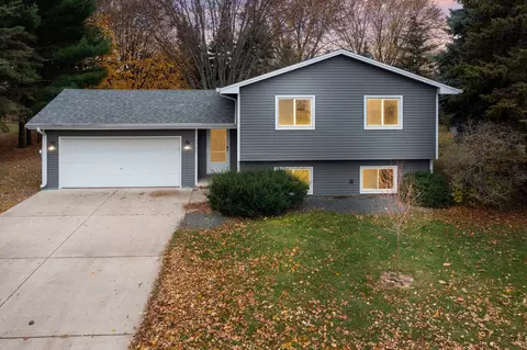 9761 97th Pl N, Maple Grove, MN 55369