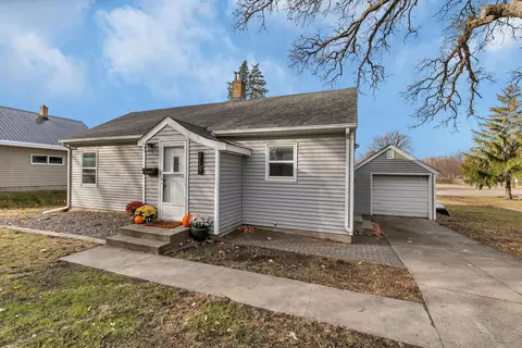 818 Franklin St SW, Hutchinson, MN 55350