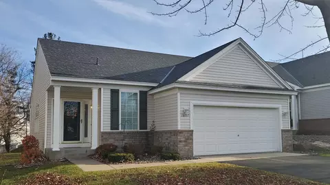 1607 Johnny Cake Ridge Ln, Eagan, MN 55122