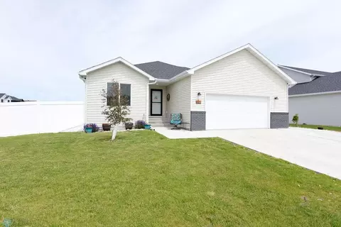 1322 28th Ave W, West Fargo, ND 58078