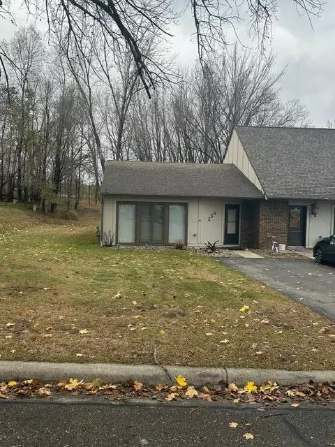 256 Miller St, Spicer, MN 56288